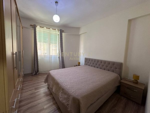 Tirane, jepet me qera apartament 1+1 Kati 2, 75 m² 550 € (stacioni trenit)