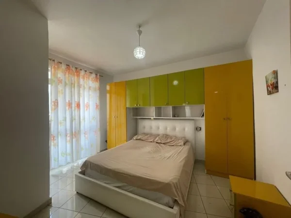 Tirane, jepet me qera apartament 1+1+Ballkon Kati 3, 60 m² 380 € (ASTIR)