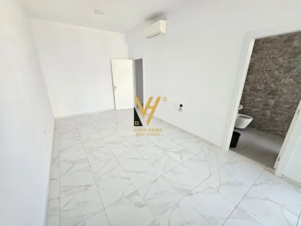 Tirane, jepet me qera zyre Kati 2, 110 m² 1.000 € (NISHARAKU)