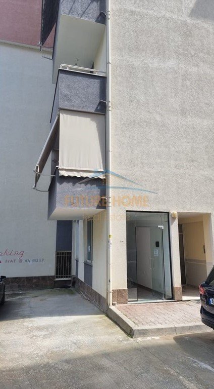 Tirane, shitet ambjent biznesi Kati 0, 16 m² 32.000 € (Fresku)