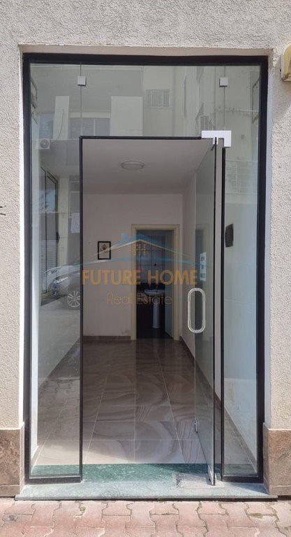 Tirane, shitet ambjent biznesi Kati 0, 16 m² 32.000 € (Fresku)