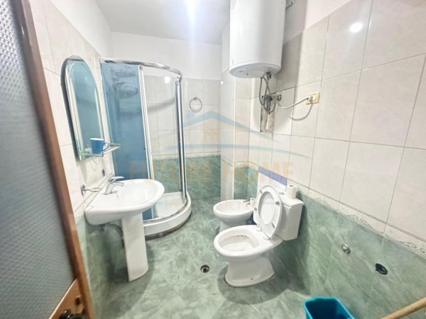 Tirane, jepet me qera apartament 2+1 Kati 2, 115 m² 650 € 