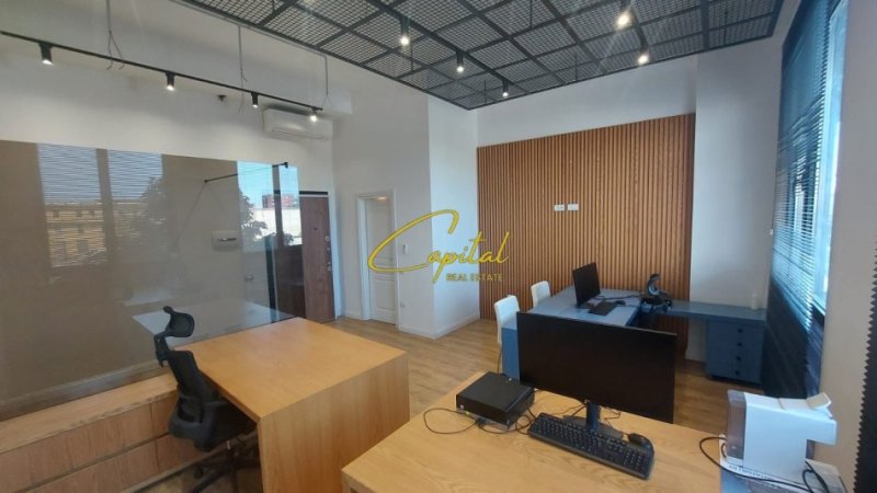 Tirane, shitet ambjent biznesi Kati 2, 42 m² 105.000 € (RRUGA KONGRESI I MANASTIRIT)