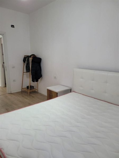 Tirane, jepet me qera apartament 1+1+Ballkon Kati 6, 60 m² 400 € (RRUGA 5 MAJI)