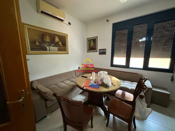 Fier, shitet shtepi Kati 0, 283 m² 180.000 € (Lagjia Sheq i Vogël)