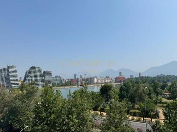 Tirane, jepet me qera apartament 2+1 Kati 5, 115 m² 1.400 € (Kopshti Zoologjik)