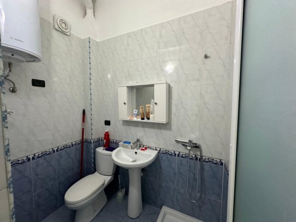 Shqiperi, jepet me qera apartament 1+1 Kati 4, 70 m² 450 € (21 dhjetori)