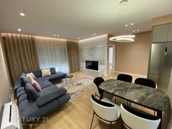 Tirane, jepet me qera apartament 2+1 Kati 2, 100 m² 850 € (RRUGEN E DIBRES)