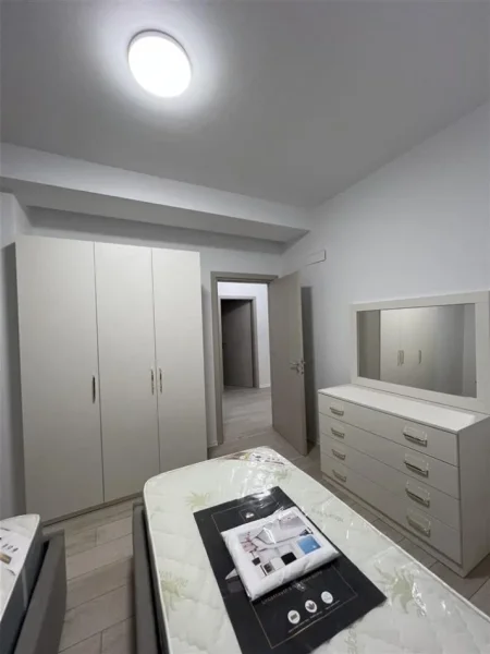 Tirane, jepet me qera apartament 2+1 Kati 9, 100 m² 600 € (River Residence)