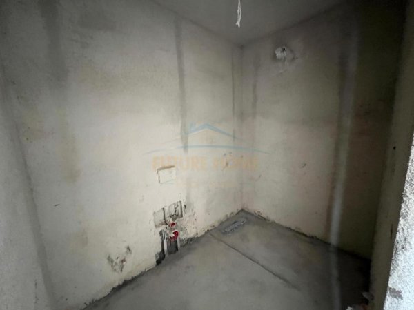 Tirane, shitet apartament 2+1 Kati 4, 97 m² 92.000 € (Univers City)