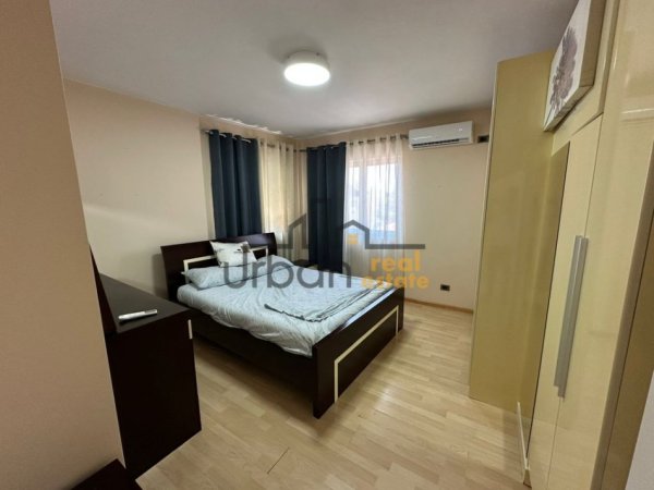 Tirane, jepet me qera apartament 3+1+Ballkon Kati 3, 100 m² 900 € (Pazari i Ri)