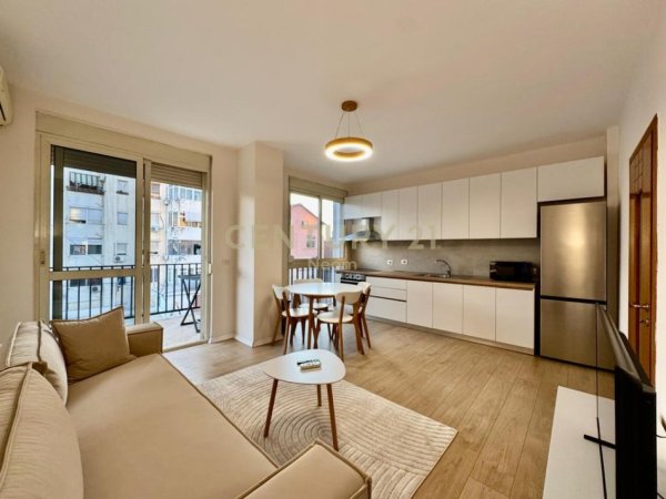 Tirane, jepet me qera apartament 1+1 Kati 5, 75 m² 750 € (RRUGA KAVAJËS)