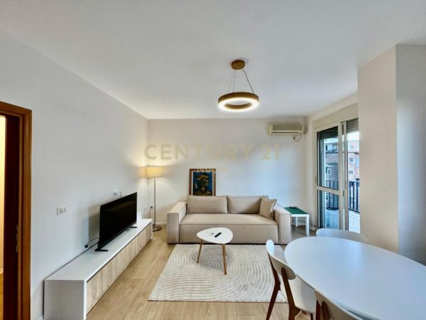 Tirane, jepet me qera apartament 1+1 Kati 5, 75 m² 750 € (RRUGA KAVAJËS)