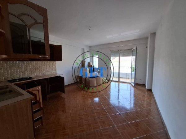 Durres, shitet apartament 1+1 Kati 3, 75 m² 115.000 € (Pallati i Sporteve)