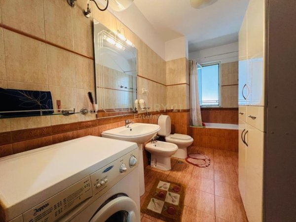 Tirane, jepet me qera apartament 2+1+Aneks+Ballkon Kati 10, 110 m² 800 € 