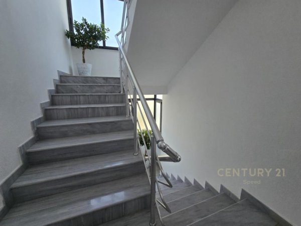 Tirane, jepet me qera Vile 3 Katshe Kati 4, 90 m² 1.600 € 