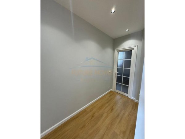 Tirane, shitet apartament 3+1 Kati 2, 137 m² 180.000 € (Fresku)
