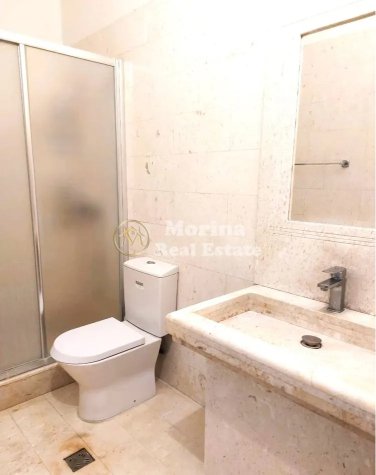 Tirane, jepet me qera apartament 3+1 Kati 1, 100 m² 700 € (Pazari i Ri)