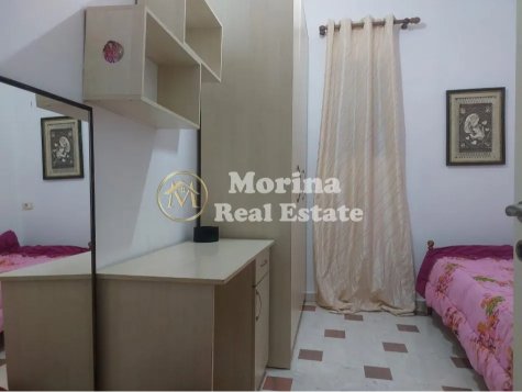 Tirane, jepet me qera apartament 3+1 Kati 1, 100 m² 700 € (Pazari i Ri)