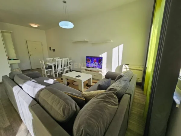 Tirane, jepet me qera apartament 3+1+Aneks+Ballkon Kati 9, 132 m² 1.200 € 