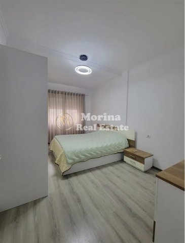 Tirane, jepet me qera apartament 1+1+Ballkon Kati 4, 75 m² 600 € (Oxhaku)