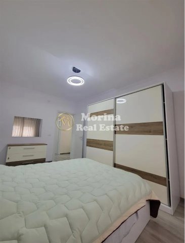 Tirane, jepet me qera apartament 1+1+Ballkon Kati 4, 75 m² 600 € (Oxhaku)