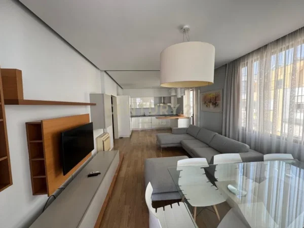 Tirane, jepet me qera apartament+verande | Penthouse 2+1+Aneks+Ballkon Kati 5, 115 m² 1.400 € 