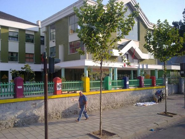 Tirane, jepet me qera apartament Kati 1, 30 m² 350 € (Vasil Shanto)