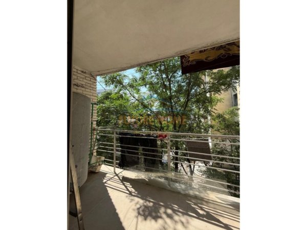 Tirane, jepet me qera apartament 3+1 Kati 4, 81 m² 600 € 