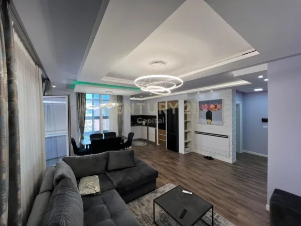 Tirane, jepet me qera apartament 2+1+Aneks+Ballkon Kati 5, 95 m² 800 € 