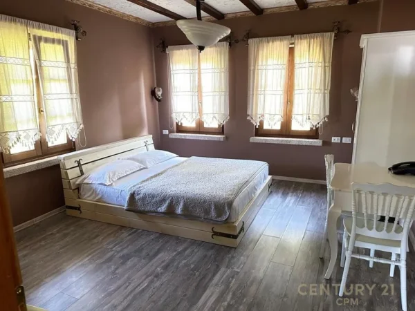 Tirane, shes hotel , 2.000 m² (SURREL, DAJT)