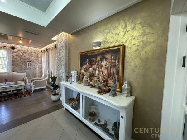 Tirane, shes hotel , 2.000 m² (SURREL, DAJT)