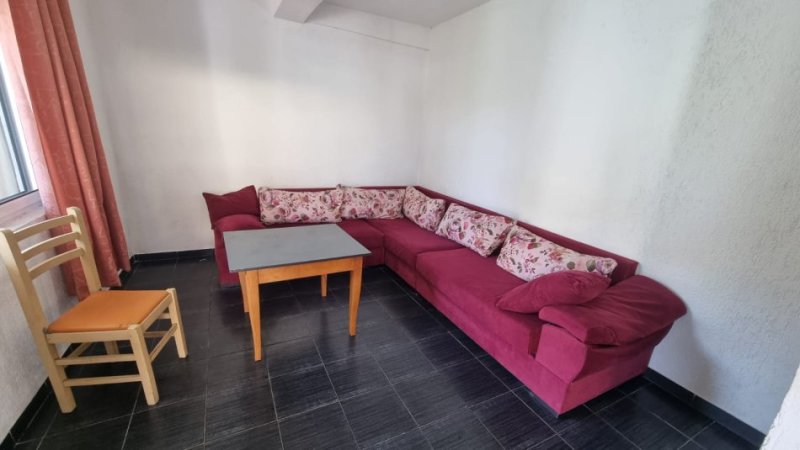 Tirane, DON BOSKO,, Jepet me Qera Shtepi 1+1 280 € ,Kati 1, 55 m² (JEPET ME QERA SUPER HYRJE 1+1 NE DON BOSKO ME SUPER CMIM PER VETEM 280 EURO/MUAJI)