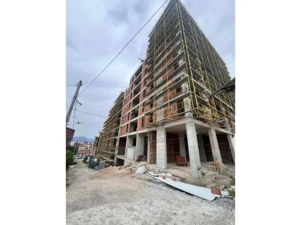 Tirane, shitet apartament 1+1 Kati 2, 78 m² 117.285 € (ALI DEMI)