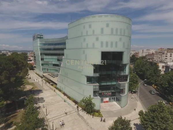 Tirane, shes ambjent biznesi Kati 0, 121 m² (Toptani)