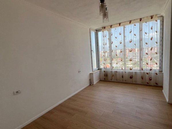 Tirane, shes apartament 1+1+Ballkon Kati 9, 65 m² 88.000 € (Yzberisht, Rr. Besim Alla)