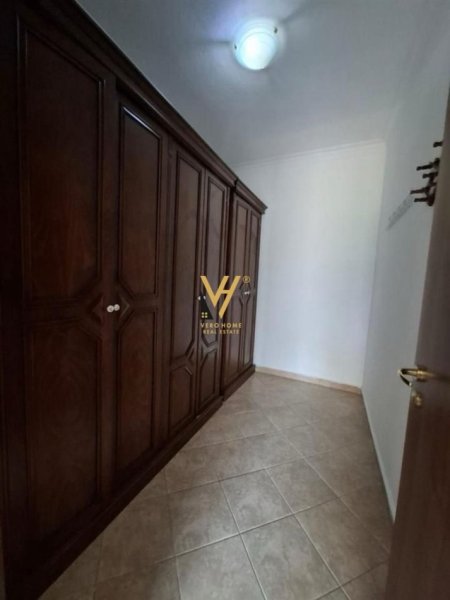 Tirane, jepet me qera Vile 2 Katshe Kati 0, 250 m² 1.500 € (RRUGA E ELBASANIT)
