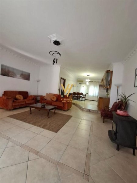 Tirane, jepet me qera Vile 2 Katshe Kati 0, 250 m² 1.500 € (RRUGA E ELBASANIT)