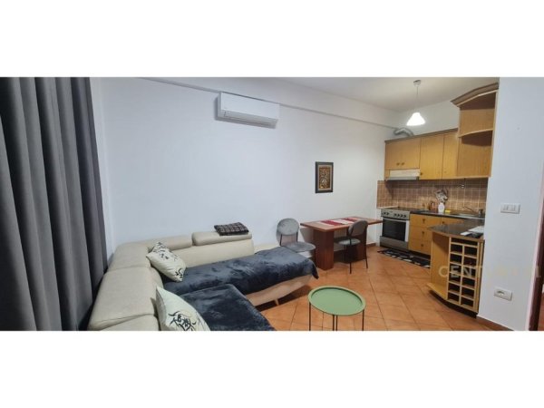 Tirane, jepet me qera apartament 1+1 Kati 1, 60 m² 450 € (Vilave Gjermane)