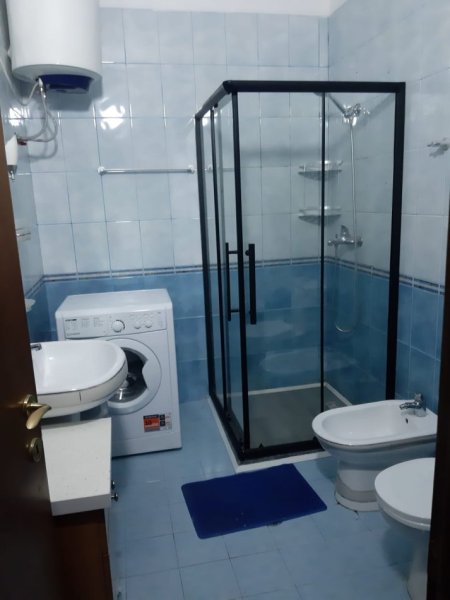 Tirane, jepet me qera apartament 1+1 Kati 3, 70 m² 600 € (rruga e elbasanit)