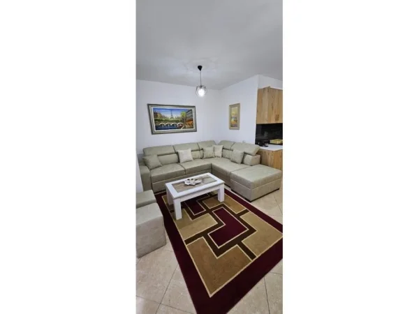 Durres, jepet me qera apartament 2+1+Ballkon Kati 2, 105 m² 500 € (plazh)