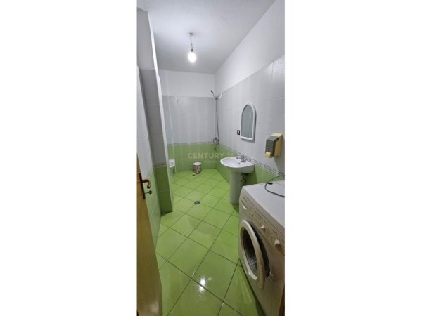 Durres, jepet me qera apartament 2+1+Ballkon Kati 2, 105 m² 500 € (plazh)