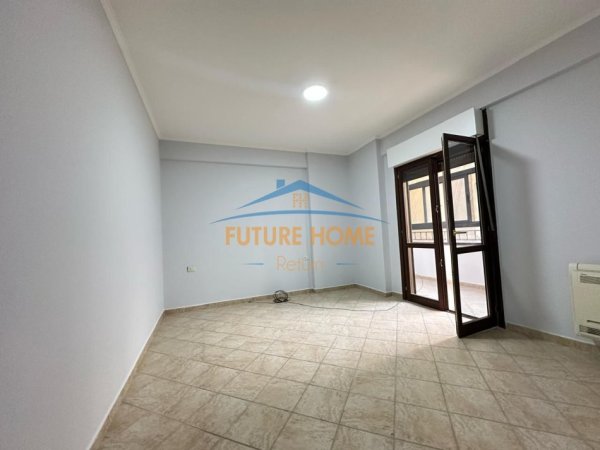 Tirane, shitet apartament 3+1 Kati 2, 145 m² 295.000 € (Komuna e Parisit)