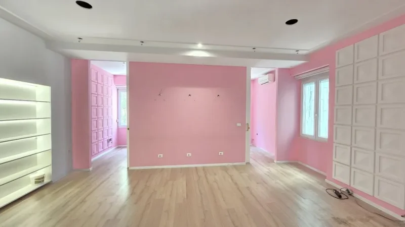 Tirane, jepet me qera ambjent biznesi Kati 1, 118 m² 1.300 € (Stadiumi Dinamo)