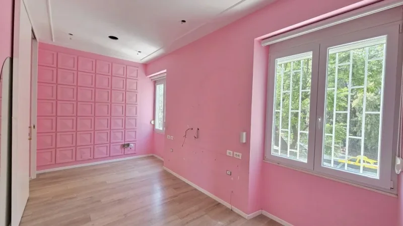 Tirane, jepet me qera ambjent biznesi Kati 1, 118 m² 1.300 € (Stadiumi Dinamo)