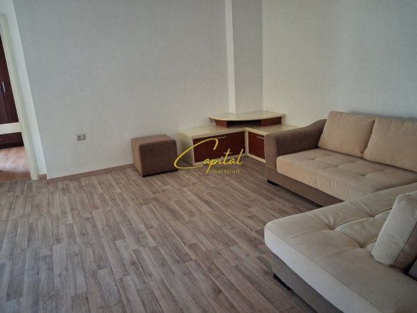 Tirane, jepet me qera apartament 1+1 Kati 6, 75 m² 600 € (QENDER)