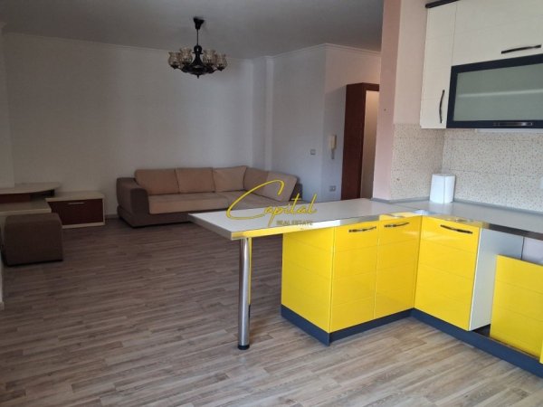 Tirane, jepet me qera apartament 1+1 Kati 6, 75 m² 600 € (QENDER)