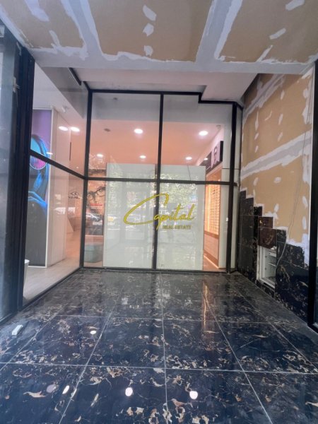Tirane, jepet me qera dyqan Kati 0, 15 m² 1.000 € (ASTIR)