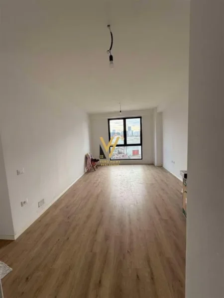 Tirane, jepet me qera zyre Kati 3, 70 m² 500 € (BULEVARDI I RI)