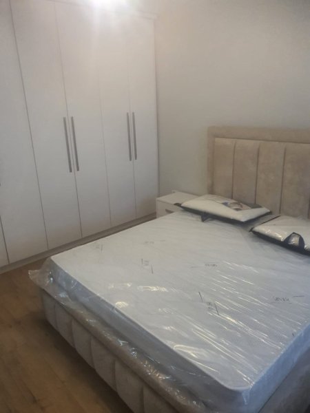 Tirane, jepet me qera apartament 1+1+Ballkon Kati 2, 70 m² 718 € (Rruga Sami Frasheri)